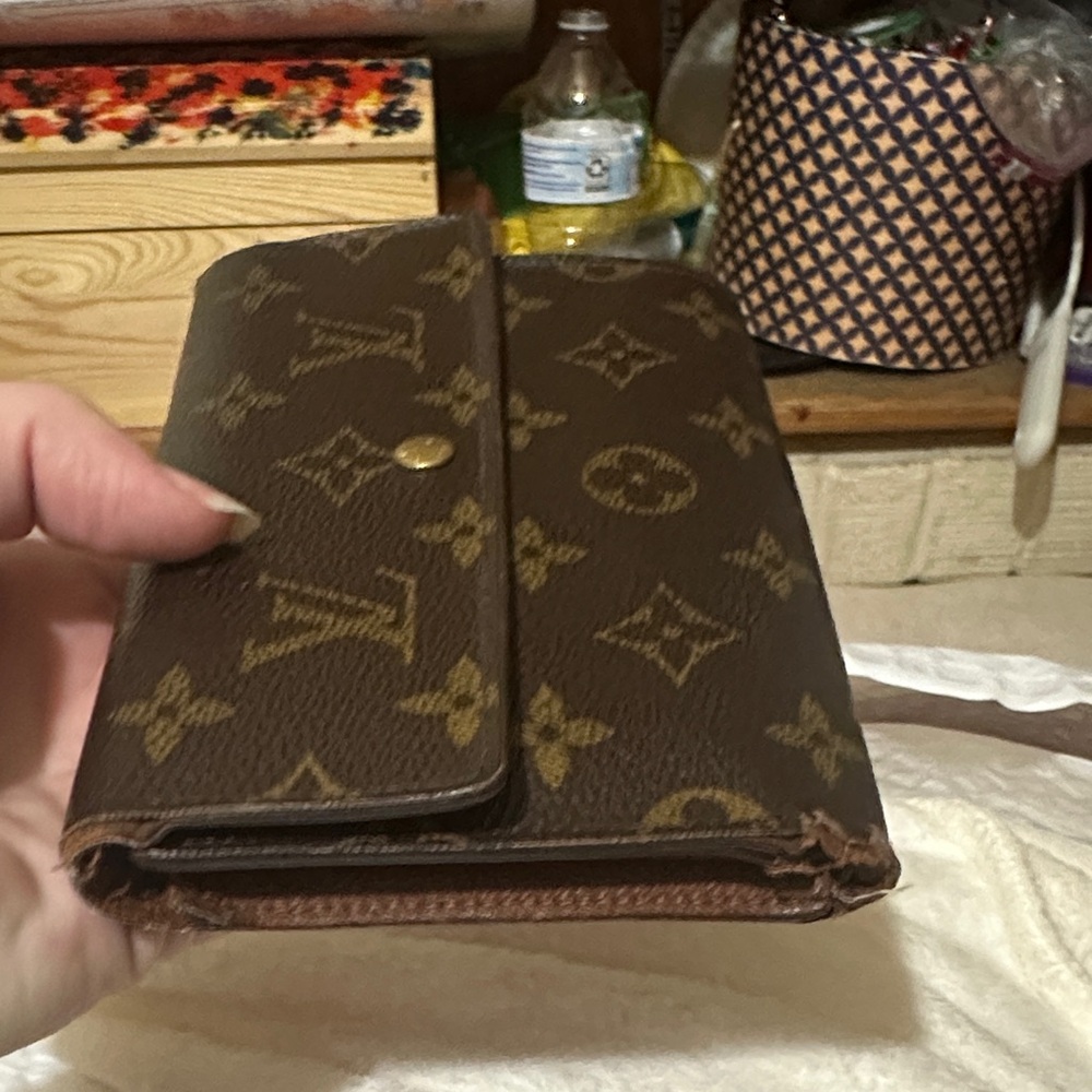 Louis Vuitton Brown Monogram Wallet - Picture 9 of 9